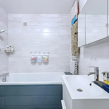 Apartment Bright Family Near Nation